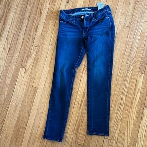 Levi’s 711 skinny jeans